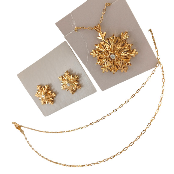 Avon Gold Tone Snowflake Necklace & Earrings Set with Clear Rhinestones Elegant - Picture 5 of 8